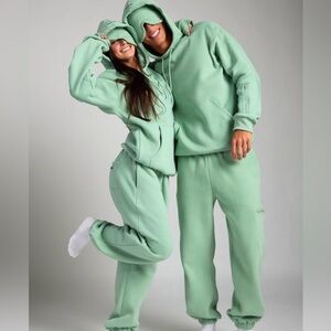 Comfrt Airplane Mode Travel Sweatpants - Aloe